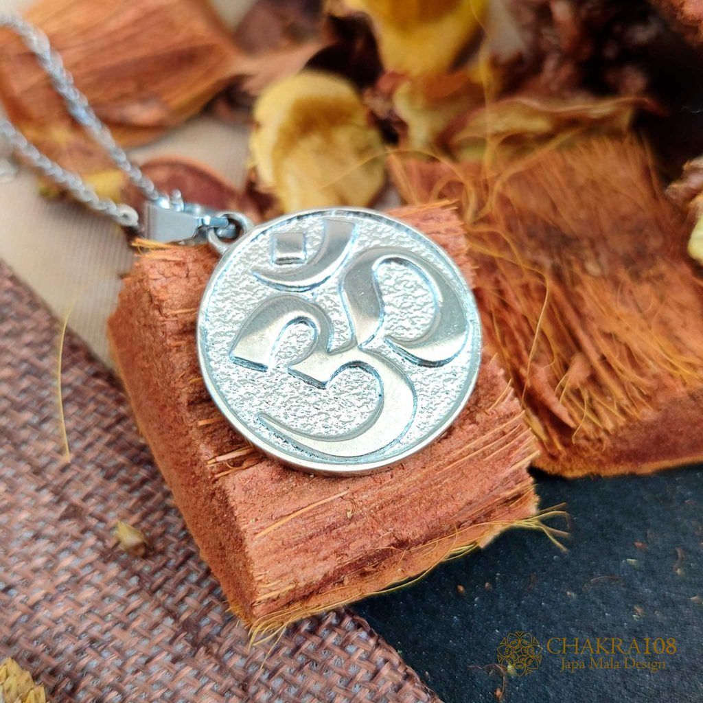 Colgante Om