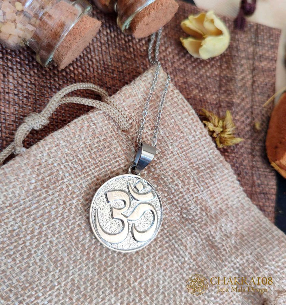 Colgante Om
