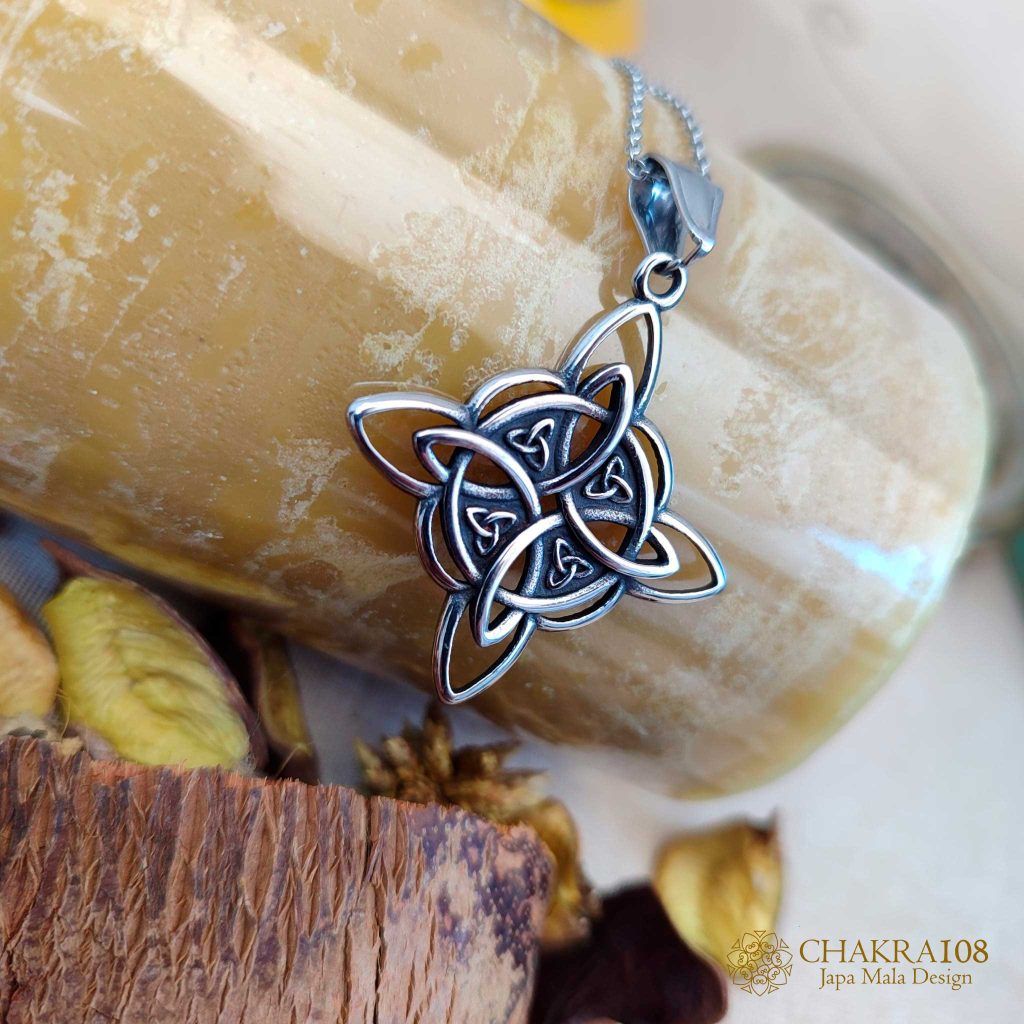 Colgante Nudo de Bruja