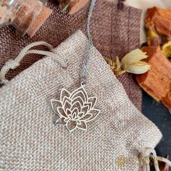 colgante flor de loto